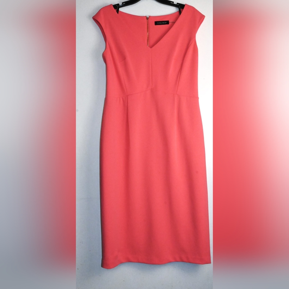 IVANKA TRUMP Coral-sheath Dress with V-neckline size 14 Inner Slip.